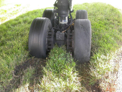 Photo 09. Rear View of Right Main Landing Gear.