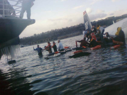Photo 10. Passengers on the right wing (Courtesy: Passenger 4C)