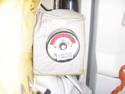 4. View of the 1R inflation bottle pressure gauge.