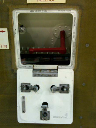 Photograph 18: Overwing exit exterior release handle (from sistership).