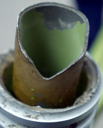 Figure 34: Fractured safety rod