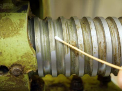Figure 72: Grease collected from ballscrew The parts and samples provided to BR&T were photographed prior to being delivered; see Figure 73.