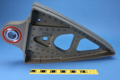 7AA - PHOTOS OF EXEMPLAR MD-11 PYLON AFT MOUNT BULKHEAD — page 6 of 11