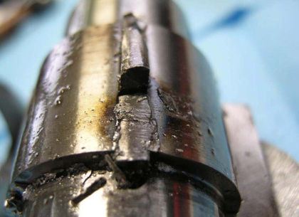 Figure 44. Vane seized in rotor, showing metal smearing and vane heat discoloration