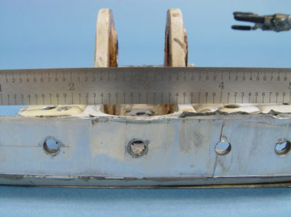 Figure 12: Relative height of N369AT upper stop L-brackets relative to the hinge fitting support