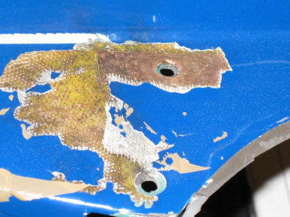 Figure 11 Paint missing from fair attach point