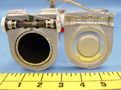 Figure 2. The fracture faces on the forward portion of the end cap (left) and the rear portion (right).