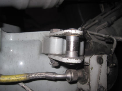 Photo 2 - Right Main Uplock Pin